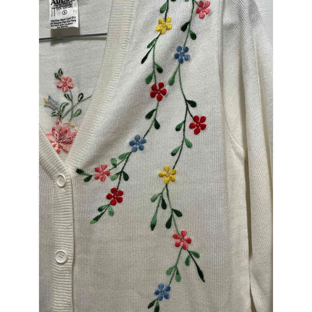 Vintage Floral Embroidery Knit Cardigan - Picture 3 of 6